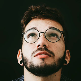 Ofrecemos paquetes personalizados con todo lo que necesitás: Pensamiento creativo: Diseño y gestión de redes sociales. Campañas publicitarias en META (Facebook e Instagram). Campañas publicitarias en Google Ads. Recursos humanos: Reclutamiento, selección y capacitación de equipos. Comunicación interna y efectiva para mejorar el liderazgo. Fidelización de clientes (CRM): Manejamos un sinfín de prácticas, estrategias y tecnologías que se utilizan para gestionar la relación con los clientes.